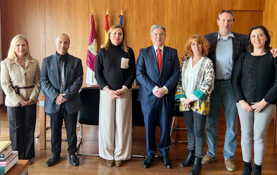 Gobierno regional y Colegio de Mediadores de Seguros de Toledo firman un convenio para que alumnado de FP pueda formarse en empresas del sector